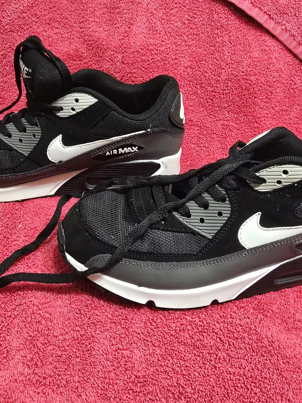 Nike Men's Black and White Air Max Sneakers
